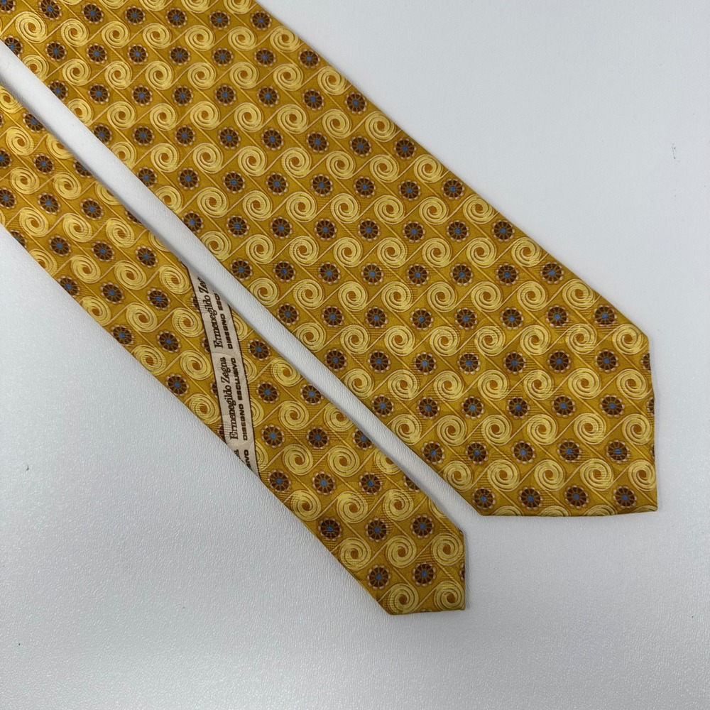 Ermenegildo Zegna Mens Silk Tie Yellow Swirl Medallion Geometric Made in Italy
